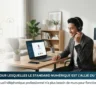 Un professionnel souriant en télétravail avec un casque audio, travaillant sur un ordinateur portable affichant une interface de standard numérique. À gauche, une infographie sobre illustre les avantages de la VoIP : IPBX Cloud, Softphone et Analytics. Le titre de l'article '5 raisons pour lesquelles le standard numérique est l'allié du télétravail' est intégré en bas de l'image.